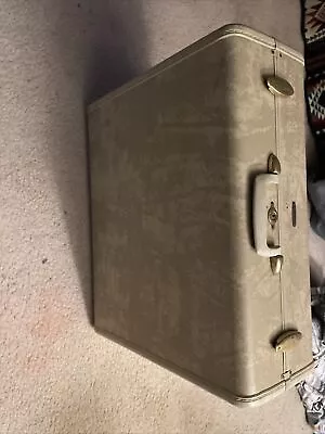 Samsonite Suitcase Vintage • $10