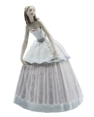 $200 • Buy Lladro Figurine, Waiting To Dance (5858) 9  NIB