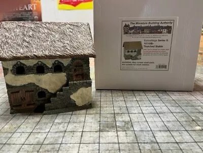 Miniature Building Authority 10115B- Thatched Stable 28mm Painted Exterior • $50