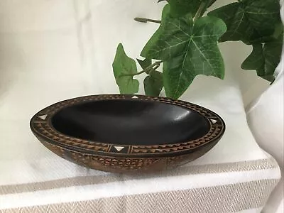 SMALL OVAL  HAND CARVED WOODEN BOWL ~ Made In Fij I Original Label. • £27.99