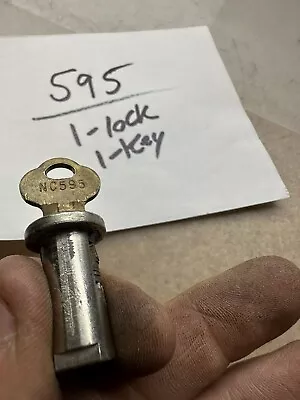 1 Locks 1 Keys MOST Bulk GUMBALL VENDING MACHINE Oak Northwestern Lock NC595 • $9.99