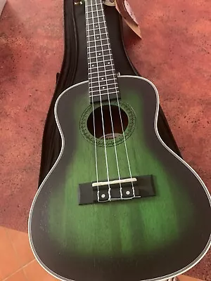 🎵Donner 23  Concert Ukulele With Gig Bag  Strap And Cleaning Cloth . • $60