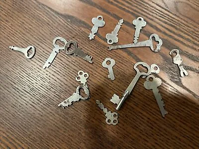 Vintage Skeleton Keys Lot Lockbox Locker Luggage Keys Steampunk Q • $19.99