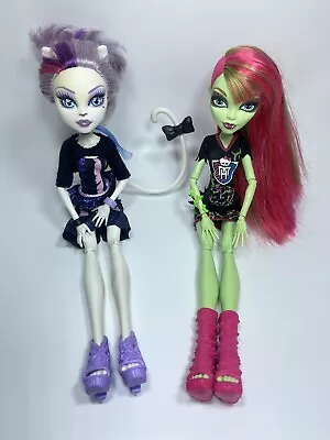 Monster High - Ghoul Spirit - Venus McFlytrap & Scare Mester -Catrine DeMew Doll • $44.99