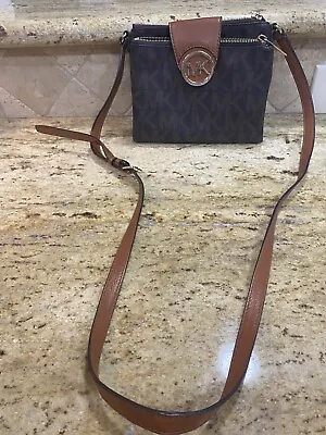 Michael Kors Crossbody Medium Used • $5