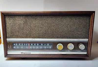 Vintage Magnavox Solid State AM/FM Tabletop Radio Model No.1FM058 Walnut... • $32.99