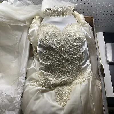 Wedding Dress Antique MoriLee Size 12 • $0.99