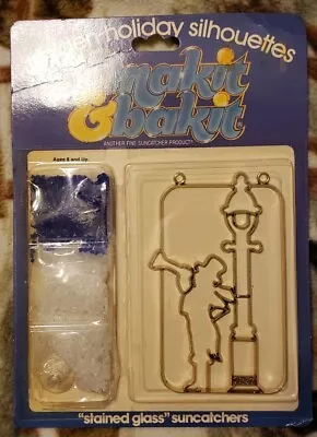 Vintage Makit Bakit Golden Holiday Silhouettes Lamppost Suncatcher Ornament Kit • $8.50