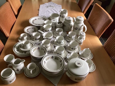 £75 • Buy C4 Pottery Royal Doulton Lambethware - Harvest Garland - Vintage 1979 Huge Set