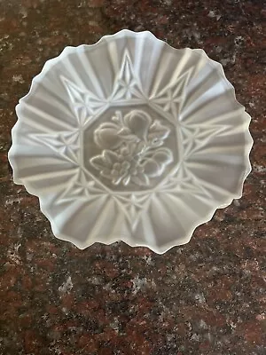 1940’s Vintage Federal Frosted Satin Glass Ruffled Fruit Design Dish • $10