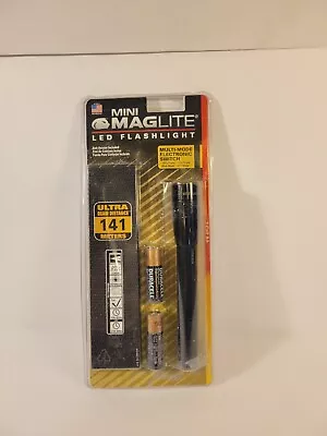 Mag-Lite Mini Mag-Lite 2AA Cell LED Black. 5 3/4  Overall. Sp2201h • $29.65