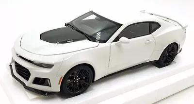 Autoart 1/18 Scale Diecast 71206 - Chevrolet Camaro ZL1 - Summit White • £259.99