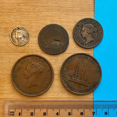 5x Canada: 1 Cent Victoria New Brunswick 5 Cents Some Damaged/Holed (ref #30) • £1.20