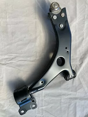 New! Volvo S40/V-50 ÜRO Parts Front Lower Right Suspension Control Arm 31277465  • $62.99