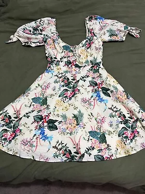 Tigerlily Ladies Dress Size 12 BNwT  • $60