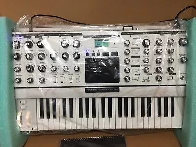 MOOG VOYAGER WHITE PERFORMER Limited Edition MINIMOOG Keyboard  //ARMENS// • $9999.99