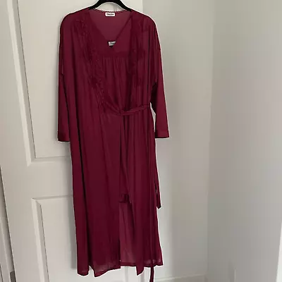 Nice! VANITY FAIR NIGHTGOWN & ROBE Peignoir Set M  Burgundy • $19.99