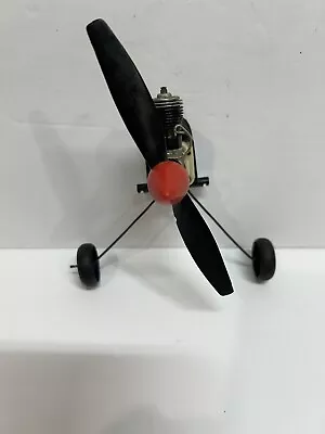 Vintage Control Line Model Airplane Engine Cox PT-19  W/ Mount Wheels .049 • $9.95