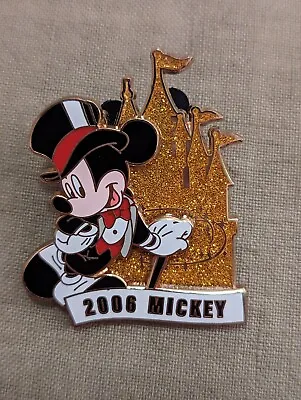 2006 Disney Visa Cardholder Exclusive Glitter Mickey Official Disney Trading Pin • $11.25