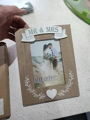 Wedding Wooden 4x6  Photo Frame With Heart - Mr And Mrs Newly Wed Wedding Gift • £8.99