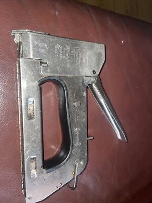 £35 • Buy Rapid 28 Staple Gun