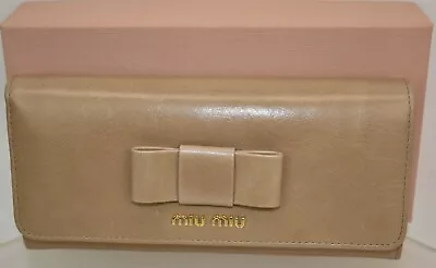 NIB MIU MIU PRADA BEIGE DISTRESSED LEATHER LOGO BOW WALLET W/ID HOLDER 5MH109 • $385