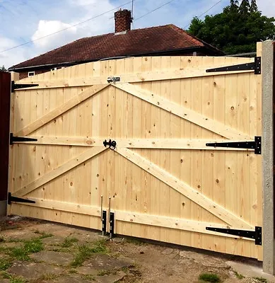 Wooden Driveway Gate T&g! 6ft High 8ft Wide (4ft Each Gate) Free Hinges & Bolt • £370