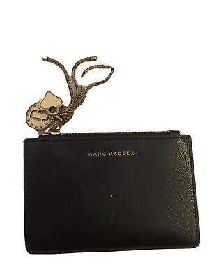 $79.99 • Buy Marc Jacobs Black Gold Vi Rage Keychain Leather Multi Logo Zip Wallet Coin Card