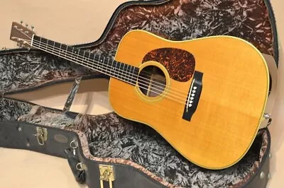 Martin HD-28V 2000 Acoustic Guitar • $3129