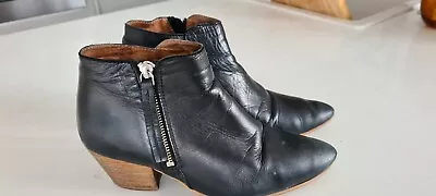 Eos. Zip Detail Black Leather Size 39 Bootie Boot  • $65