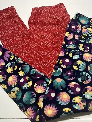 LuLaRoe Womens One Size OS Leggings Set Of 2 Geometric Red Hearts VDay Soft • $17.95