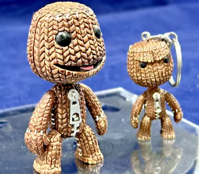 Little Big Planet SACKBOY/ SACK BOY Poseable 3  Mini Figure SCEE 2008 & Keyring • £20