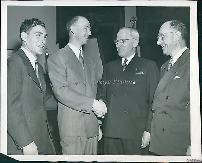 1947 Truman Congratulates Milton Reynolds For Flight Record Aviation 7X9 Photo • $24.99