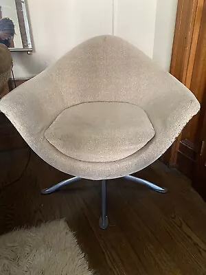 Mid Century Swivel Pod Chair • $200
