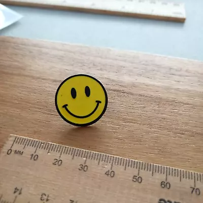 Happy Smiley Face Pin Badge For Backpack Clothes Gift AUS Free Postage • $8.95