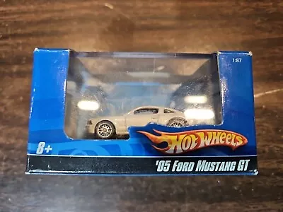 2007 Hot Wheels '05 Ford Mustang Gt Display Case Pearl White 1:87 Diecast 39d3 • $10.99