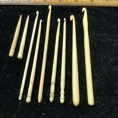 NYS-193🌟Vintage Antique Lot Bone Tooled Crochet Hooks (7) & (2) Bodkins • $18.95