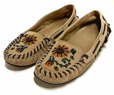 MIU MIU Tan Leather Fall Florals Color Stitched Embroidered Mocasin Flats 8 38.5 • $125