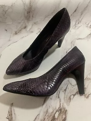 B MAKOWSKY HIGH HEEL Pumps Purple Snake Print Leather Womens Shoes Sz 8.5 • $25