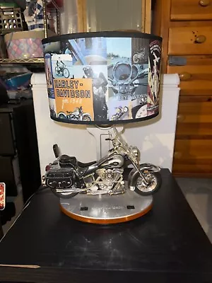 COLLECTABLE HARLEY DAVIDSON HERITAGE SOFTAIL TABLE LAMP W/SOUNDS 2004 • $25