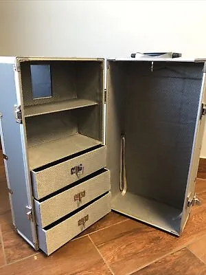 21x11.25x10.5” Silver Metal Lining Storage Doll Travel Trunk Case Excellent #L32 • $89