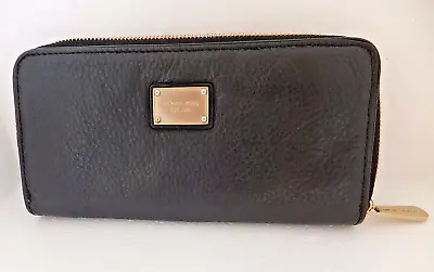 Michael Kors Women's Black Pebbled Leather Wallet Zip Around Gold Logo • $29.99