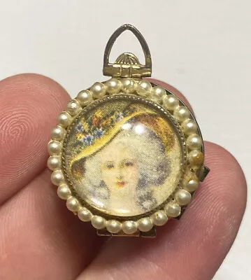 Coro Pegasus Photo Locket 4 Frame Fold Out Victorian Woman Wearing Hat Signed • $72