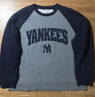 Adidas New York Yankees Mens L Sweatshirt Raglan Sleeve Embroidered Logo VTG • $39.99
