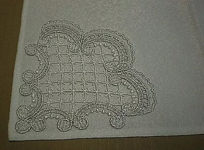 £4.99 • Buy Vintage Patterned White Linen Napkin With Embroidered Corner - Christmas Dinner!