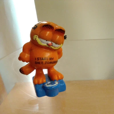 £7 • Buy Vintage Garfield Figure 1978/1981 United Feature Syndicate Inc Bully