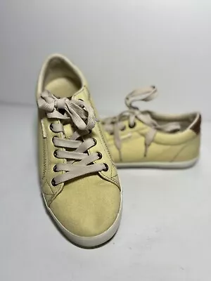 Taos Women's Star Burst Canvas Lace-Up Casual Sneakers Size 9.5 • $5