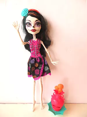 Monster High Skelita Calaveras Art Class Doll With Accessories.2013. • $24.99