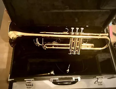 Yamaha YTR 2335 Trumpet With Case • $62
