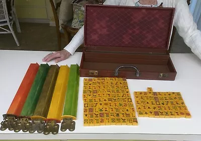 VTG Mahjong Set  Butterscotch Bakelite 151 Tiles Bettor Case 5 Racks • $325